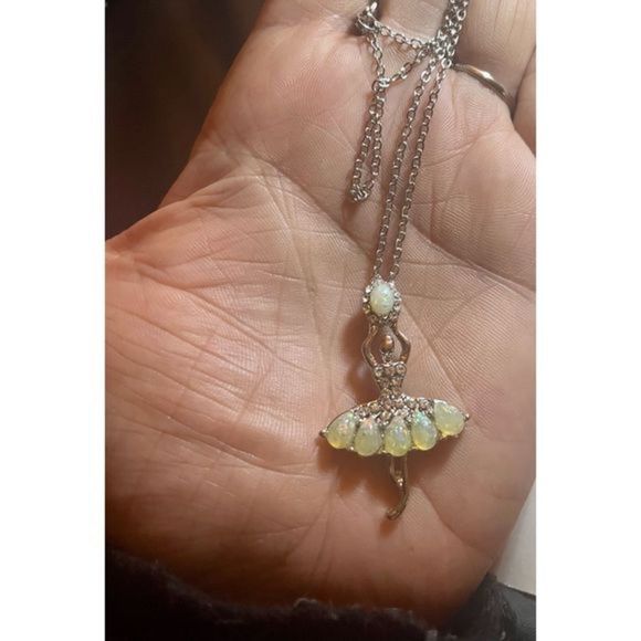 STUNNING WHITE OPAL N SAPPHIRE ON SILVER BALLERINA NECKLACE - Picture 2 of 8